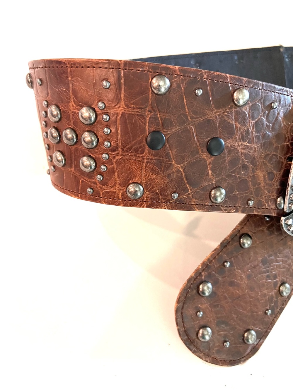 Rancho Estancia Wide Studded Belt Croc-Embossed Leather Buckle - Picture 3 of 6